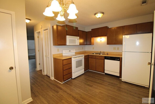 Building Photo - 2012 Gion St