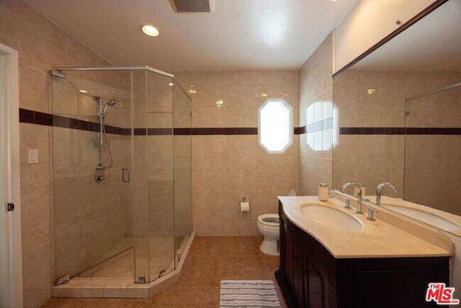 Building Photo - 12508 Sarah St