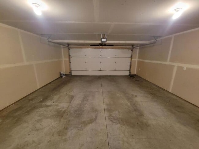 Building Photo - 3 bedroom in Billings MT 59102