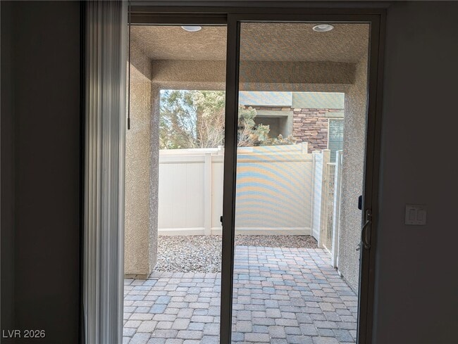 Building Photo - 6114 Scarlet Leaf St