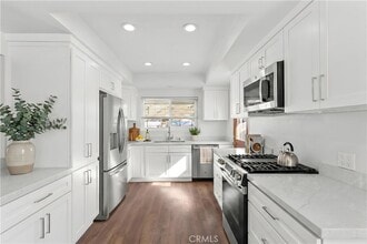 Building Photo - 7425 Garden Grove Ave