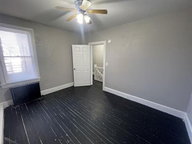 Building Photo - 631 Roosevelt Ave