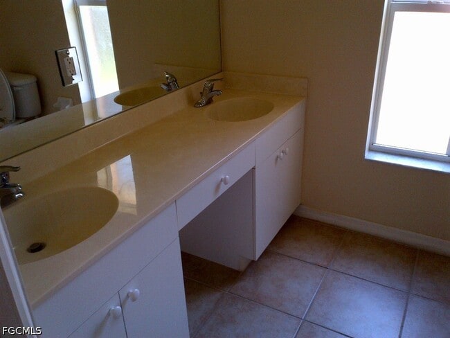 Building Photo - 622 Grant Ave