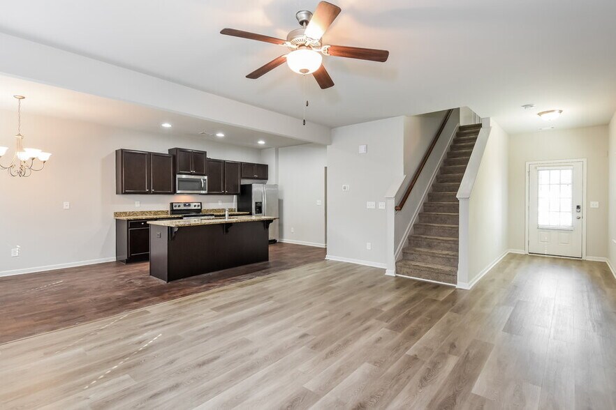 Building Photo - 62 Fern Walk
