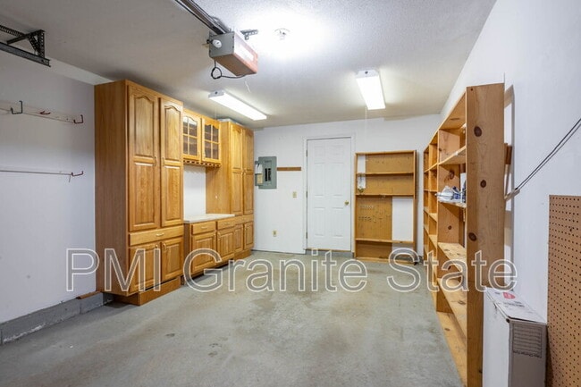 Building Photo - 44 Walden Pond Dr