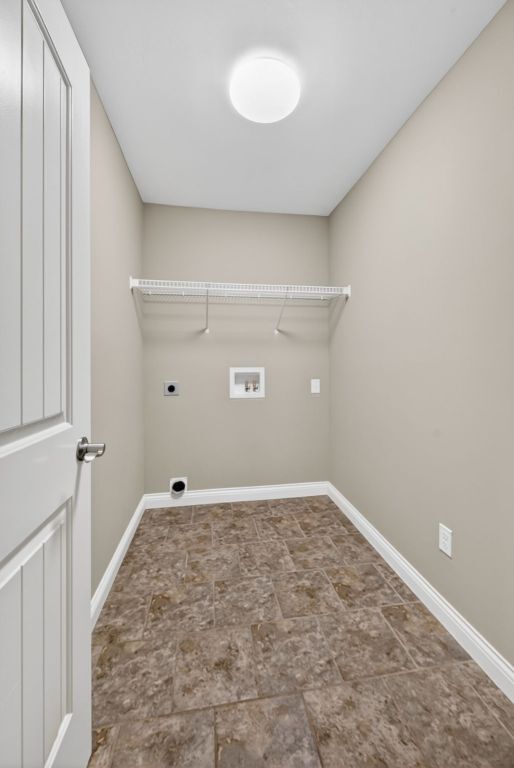 Building Photo - 303 Shadow Trace Dr