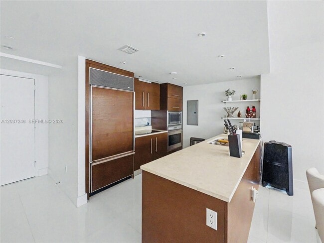Building Photo - 465 Brickell Ave