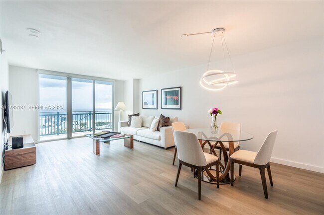 Building Photo - 90 Alton Rd