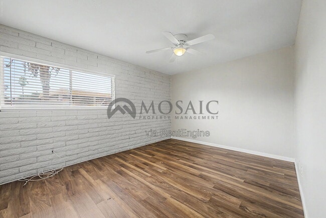 Building Photo - 1204 S McClintock Dr