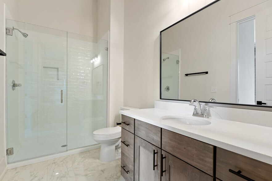 Building Photo - 211 W Colville St