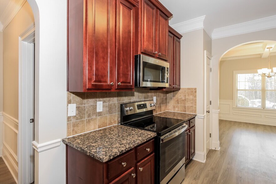 Building Photo - 3141 Oakmont Dr
