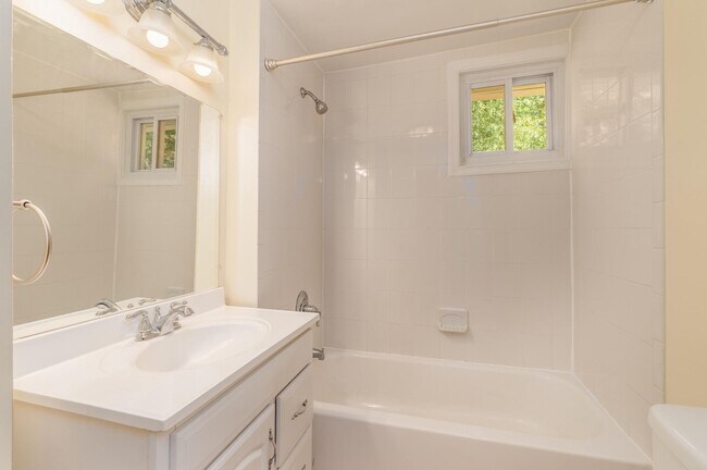 Building Photo - 6221 Walhonding Rd