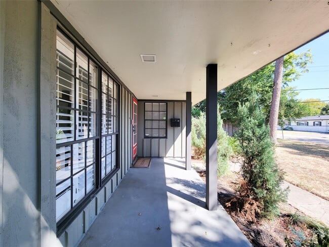 Building Photo - 9506 Vogue Ln