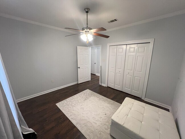 Building Photo - Newly remodeled, 4 bedroom, 2.5 bathroom home in Baton Rouge, LA