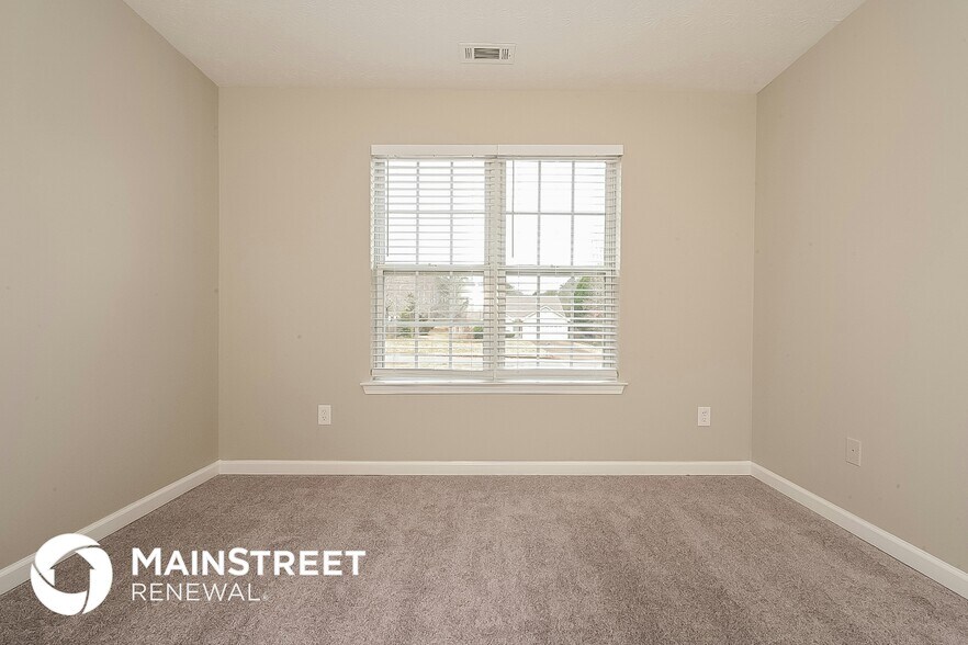 Building Photo - 604 Longstreet Ln