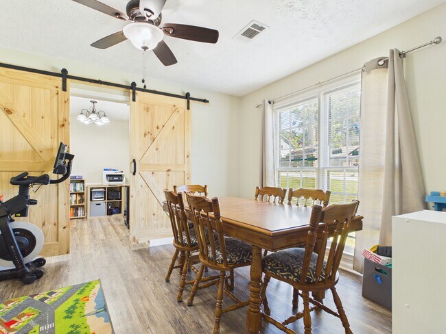 Building Photo - 1332 Autumnridge Dr