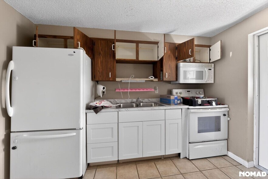 Building Photo - 12255 Van Loon Ave