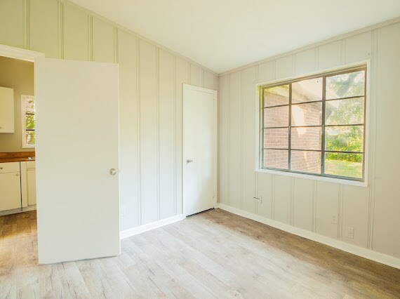 Building Photo - 1628 Collier Dr