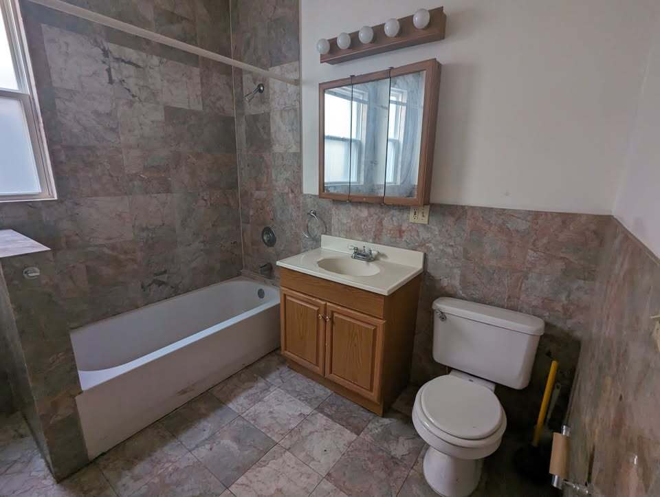 Building Photo - 6215 S Eberhart Ave