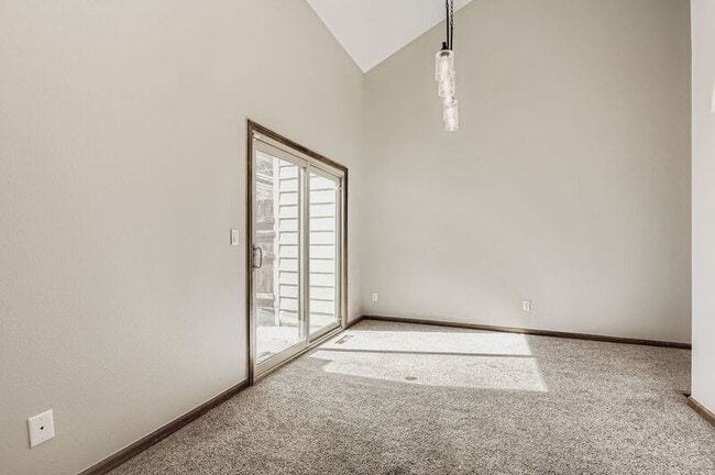 Building Photo - 7663 S Cove Cir