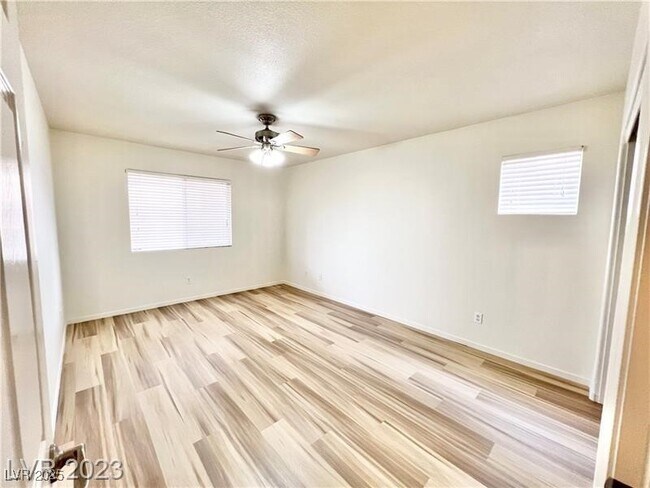 Building Photo - 9325 Hidden Harbor Ave