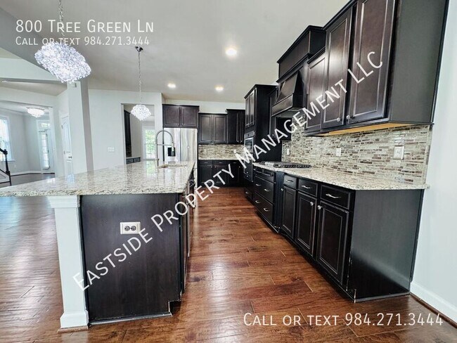 Building Photo - 800 Tree Green Ln