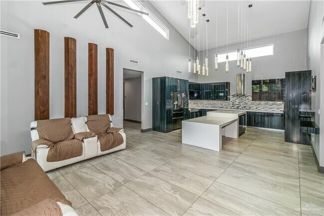 Building Photo - 21 Kilgore Ave