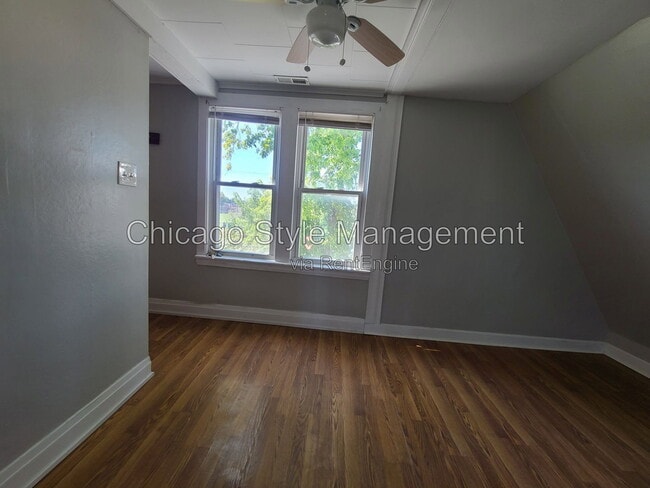 Building Photo - 6035 S Karlov Ave