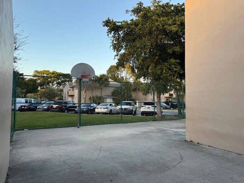 basketball - 1881 NW 96th Ter