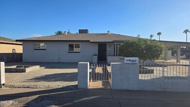 Building Photo - 5827 N 22nd Dr