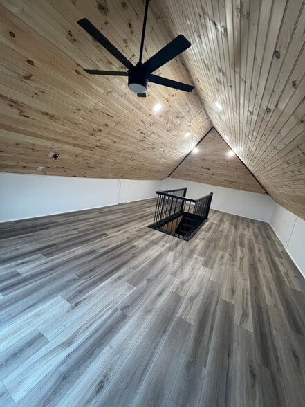 Building Photo - 100 S Broad St