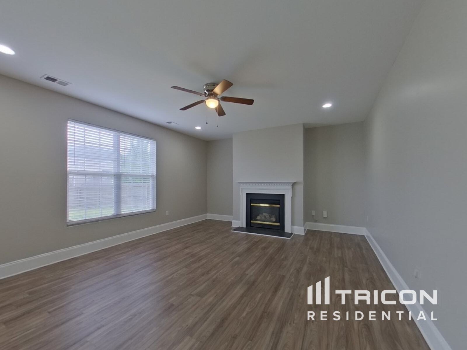 Building Photo - 2426 Highland Park Dr