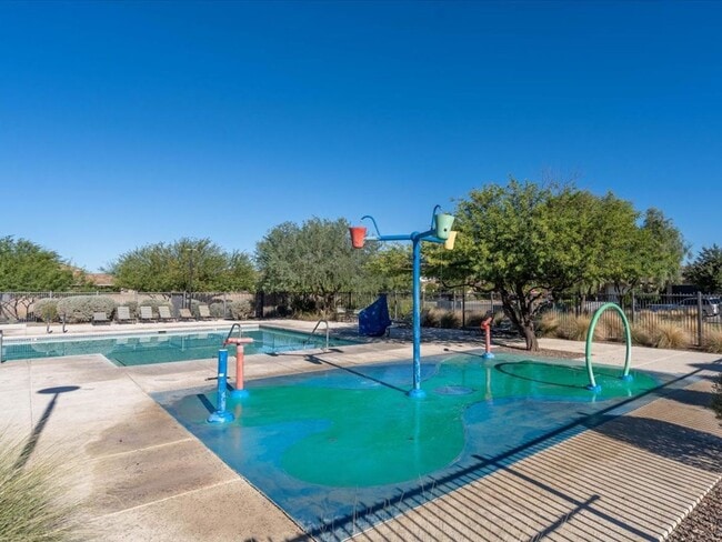 Building Photo - Modern Comfort Meets Community Living – 3 Bed, 2 Bath Beauty with Resort-Style Amenities!