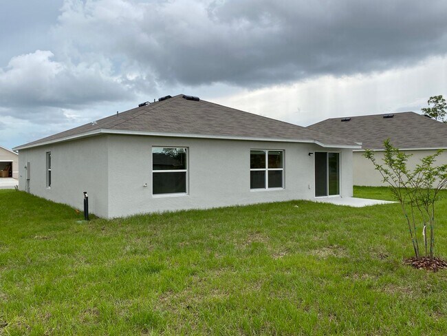 Building Photo - Desirable Lake Diamond Subdivision 4/2/2 **Won't Last*