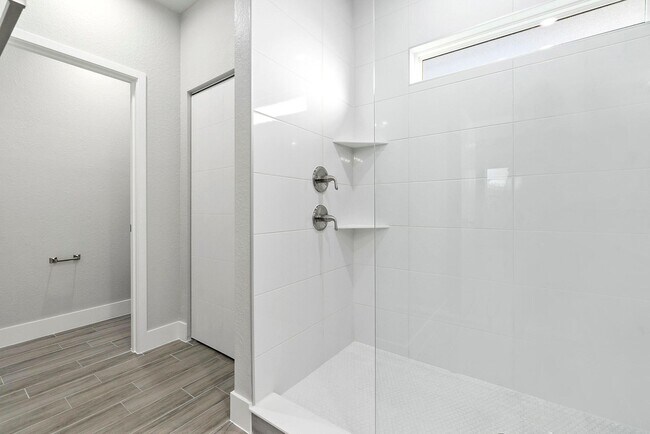 Building Photo - 1351 SW Don Ct