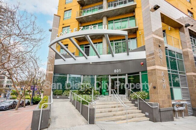 Building Photo - 801 Ash St