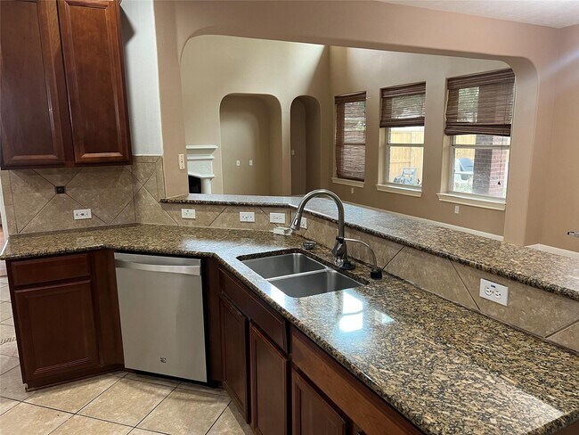 Building Photo - 16907 Coronado Springs Dr