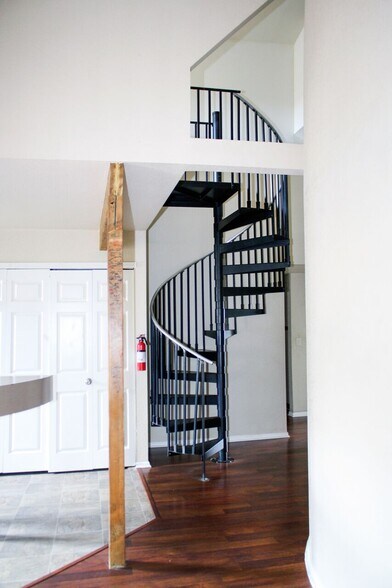 Building Photo - 2626 Parklake Ct