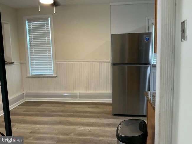 Building Photo - 818 Balsamtree Pl