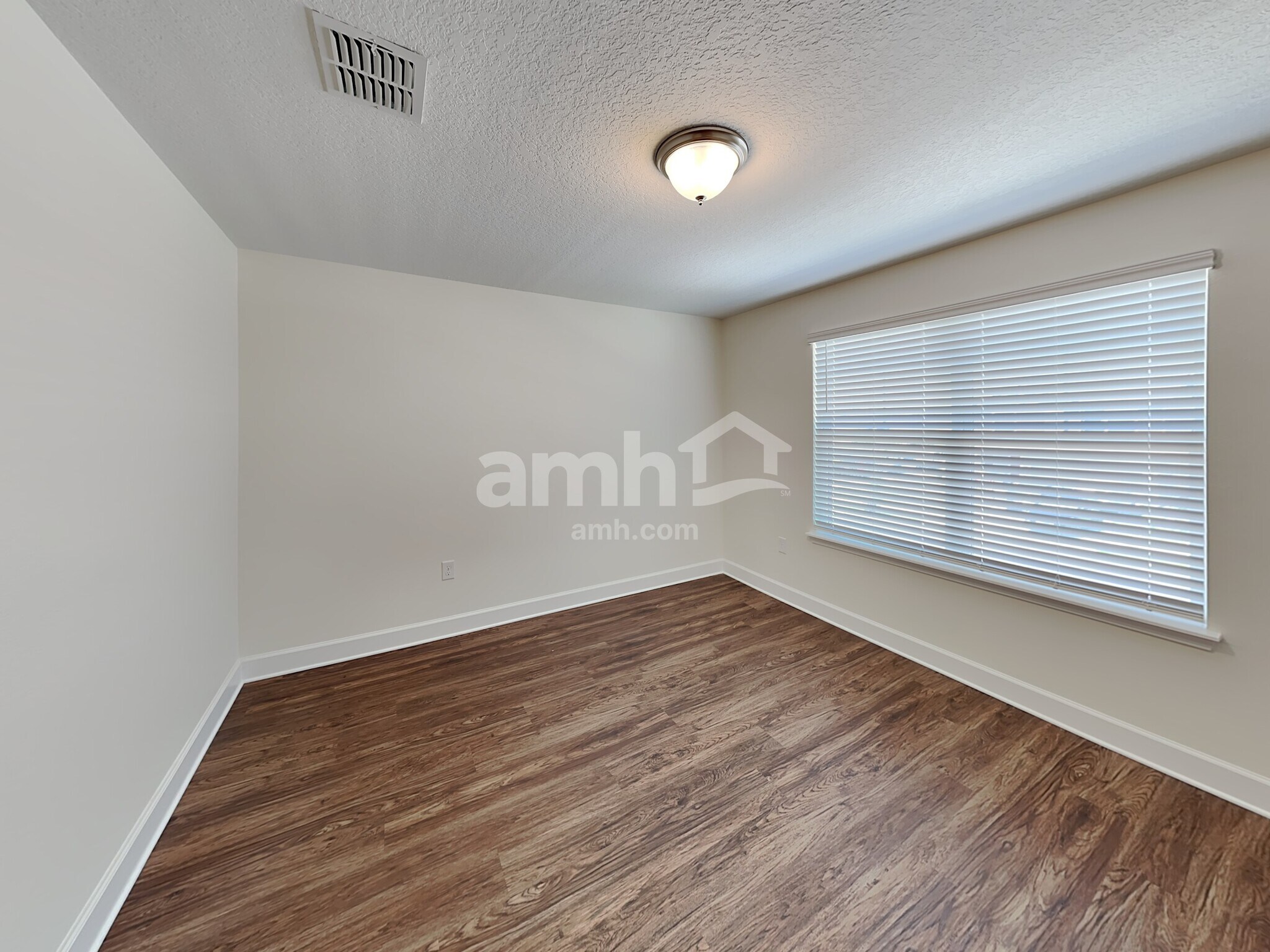 Building Photo - 2526 Feather Crst Dr