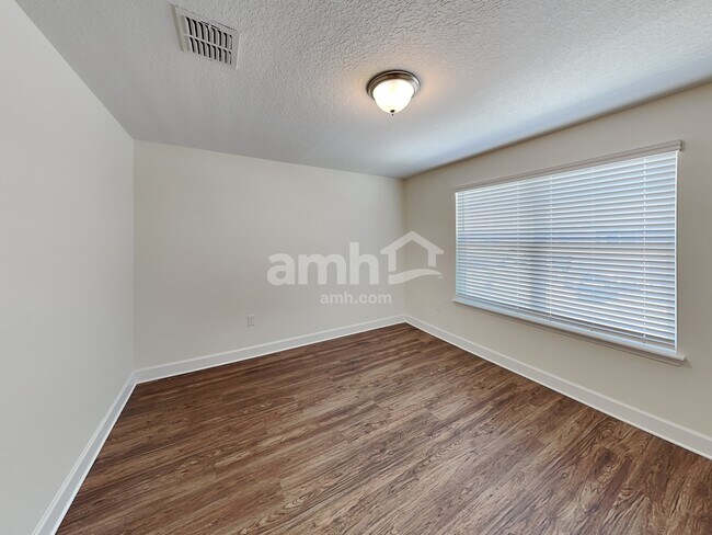Building Photo - 4607 Reisswood Lp