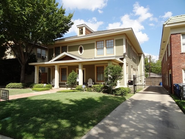 Building Photo - 1109 Kings Hwy