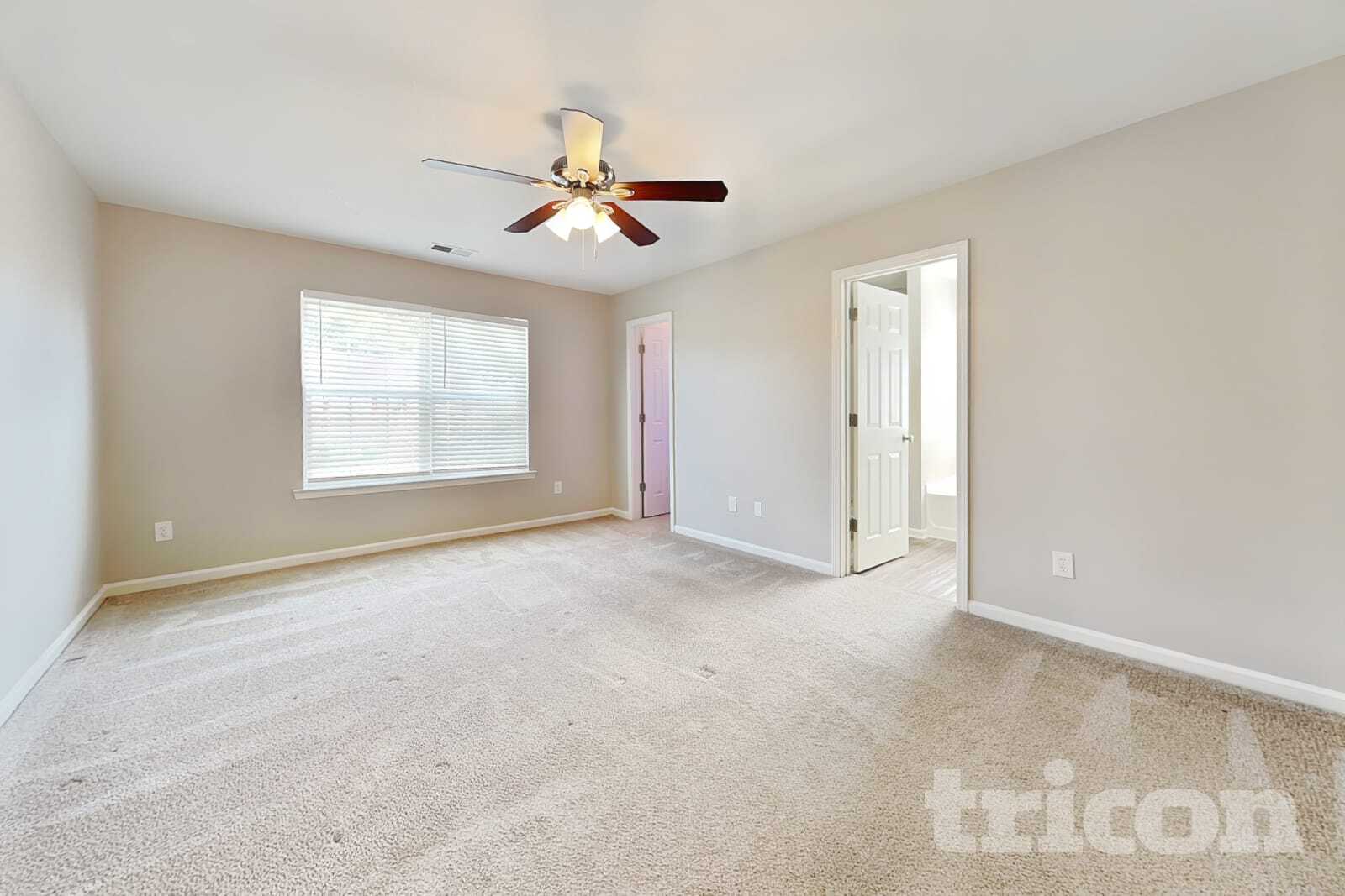 Building Photo - 2120 Clear Brook Dr