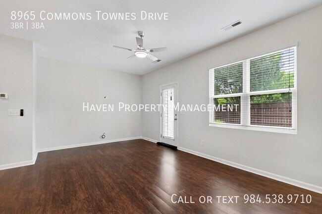 Building Photo - 8965 Commons Townes Dr