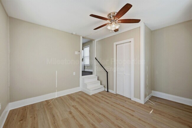 Building Photo - 514 S Chandler Ave