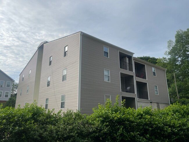 Primary Photo - 3 bedroom Apartment for rent