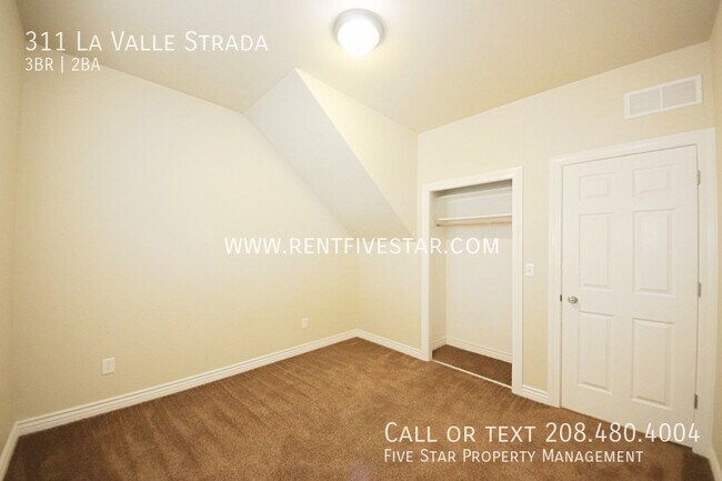 Building Photo - 311 La Valle Strada