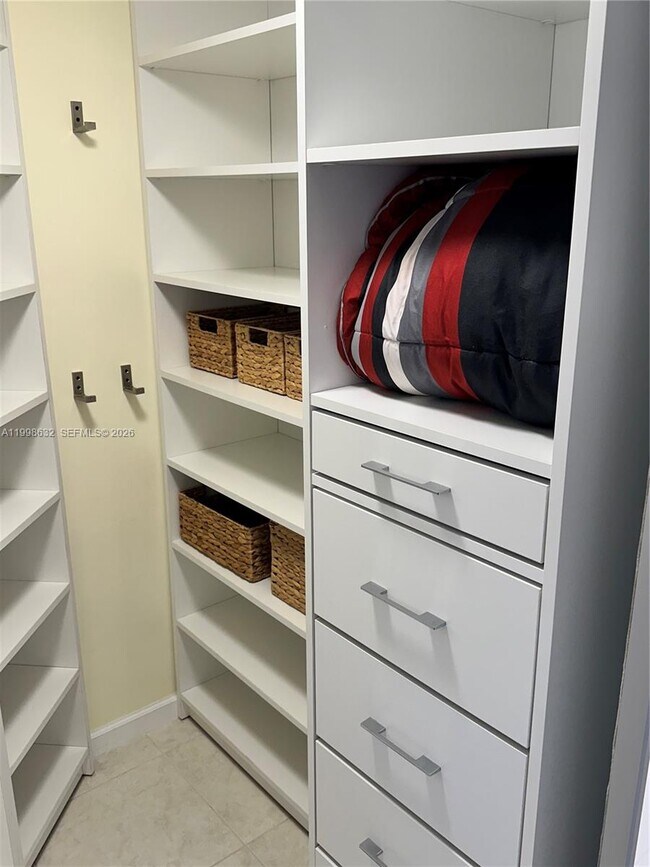 Building Photo - 3530 Mystic Pointe Dr