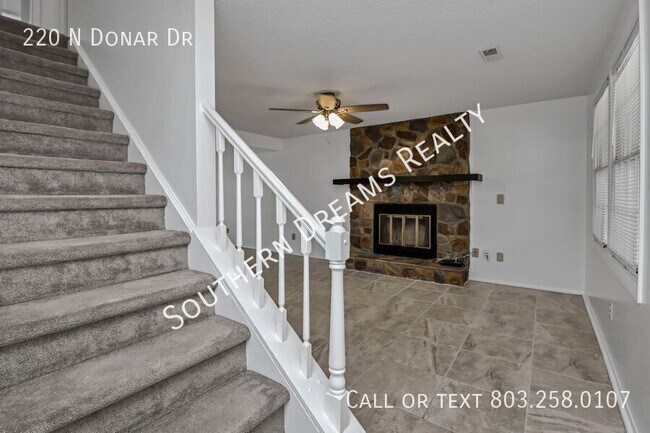 Building Photo - 220 N Donar Dr