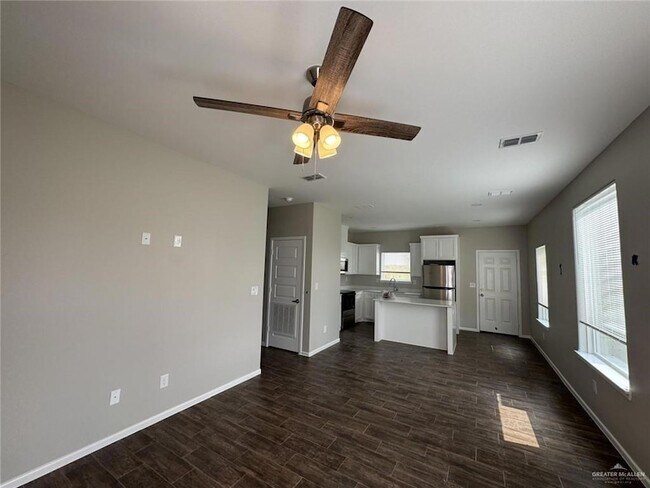 Building Photo - 1605 Molino Dr